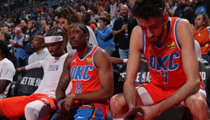 雷霆天要塌了？详解高开低走4大原因：失去罚球优势+三分投射不稳|亚历山大|俄克拉荷马雷霆队|明尼苏达森林狼队|圣安东尼奥马刺队|金州勇士队_新浪体育_新浪新闻